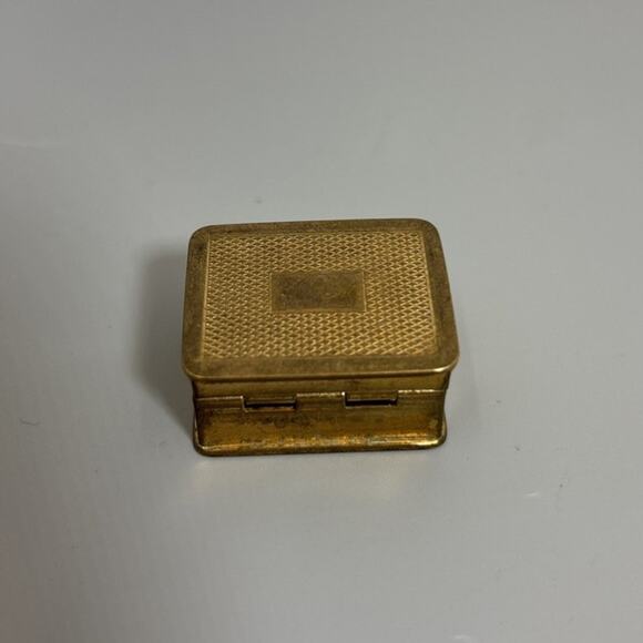 Vintage 1940's Volupte Brass Hinged Pill Box Trinket Box Gold Tone - Picture 1 of 5